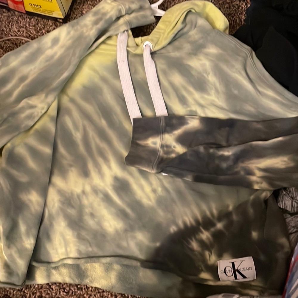 Cropped hoodie **excepting all offers!!